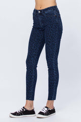 Judy Blue Mid-Rise Leopard Print Skinny Jeans