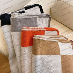 Winter Warm Blankets for Beds Sofa Plaid H Blanket Brand Designer Blanket Fleece Knitted Nap Throw Blanket Soft Wool Scarf Shawl