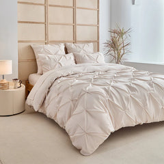 3pcs Bedding Cover .Craft twist design .Simple and superior .Soft and comfortable fabric .Suitable  men and women bedroom decoration