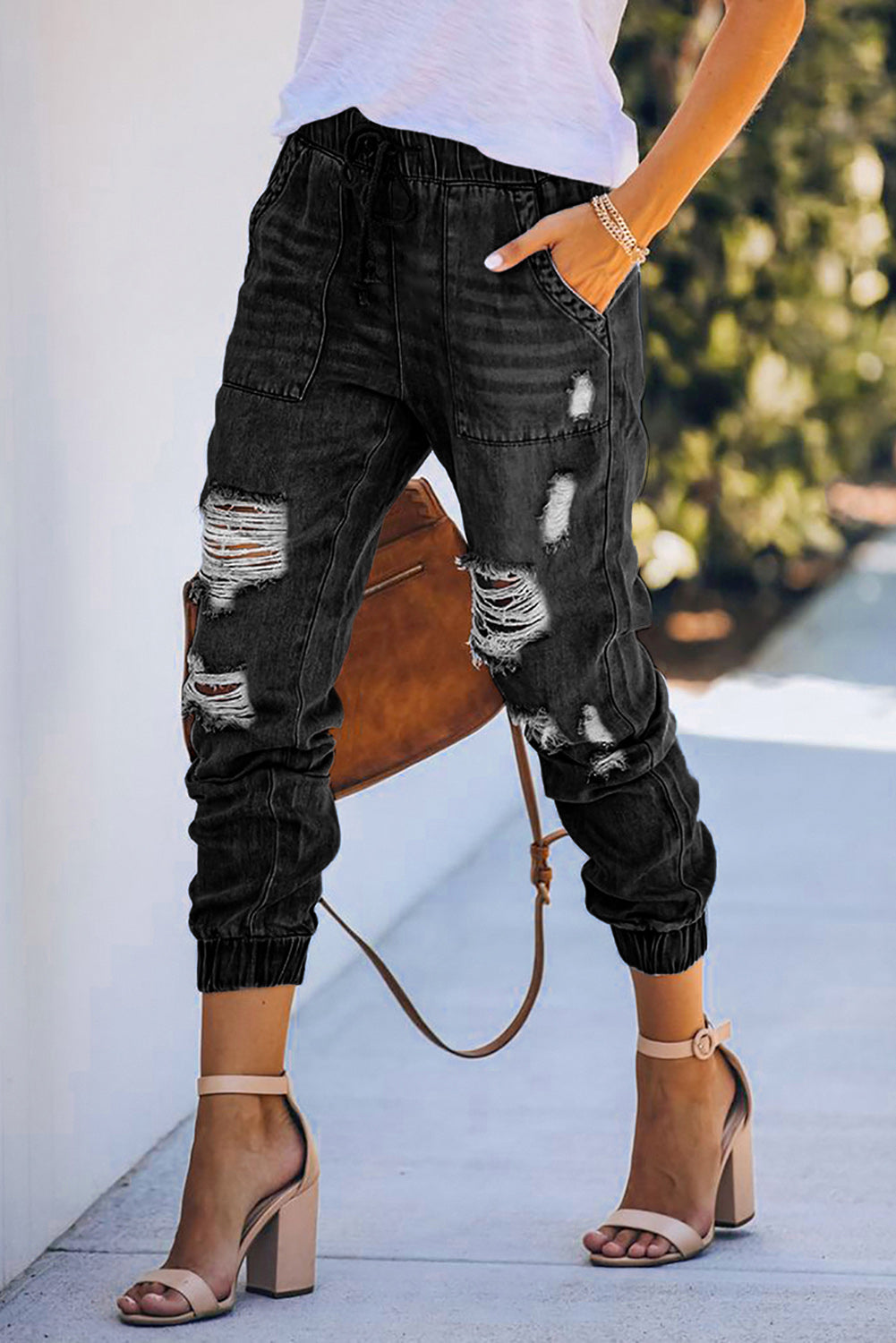 Black Pocketed Distressed Denim Jean