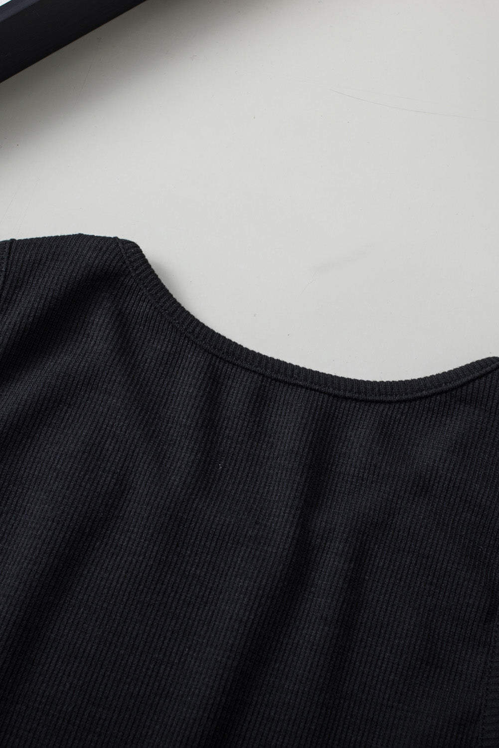 Black Seamless Sleeveless Rib Knit Crop Top