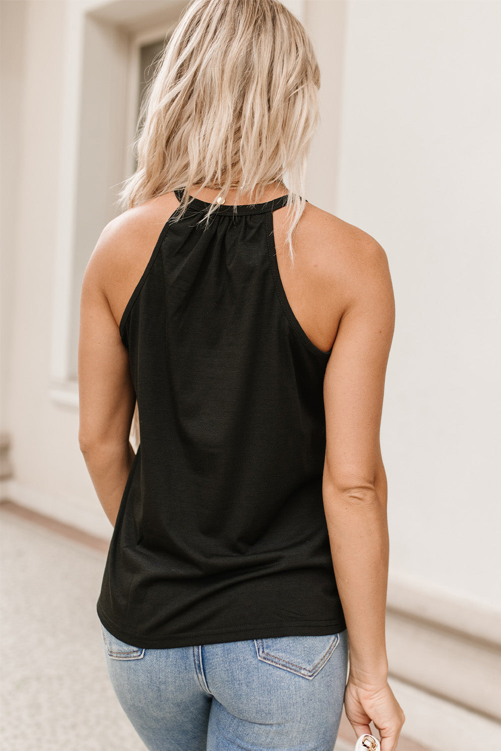 Black Pleated Round Neck Loose Sleeveless Top