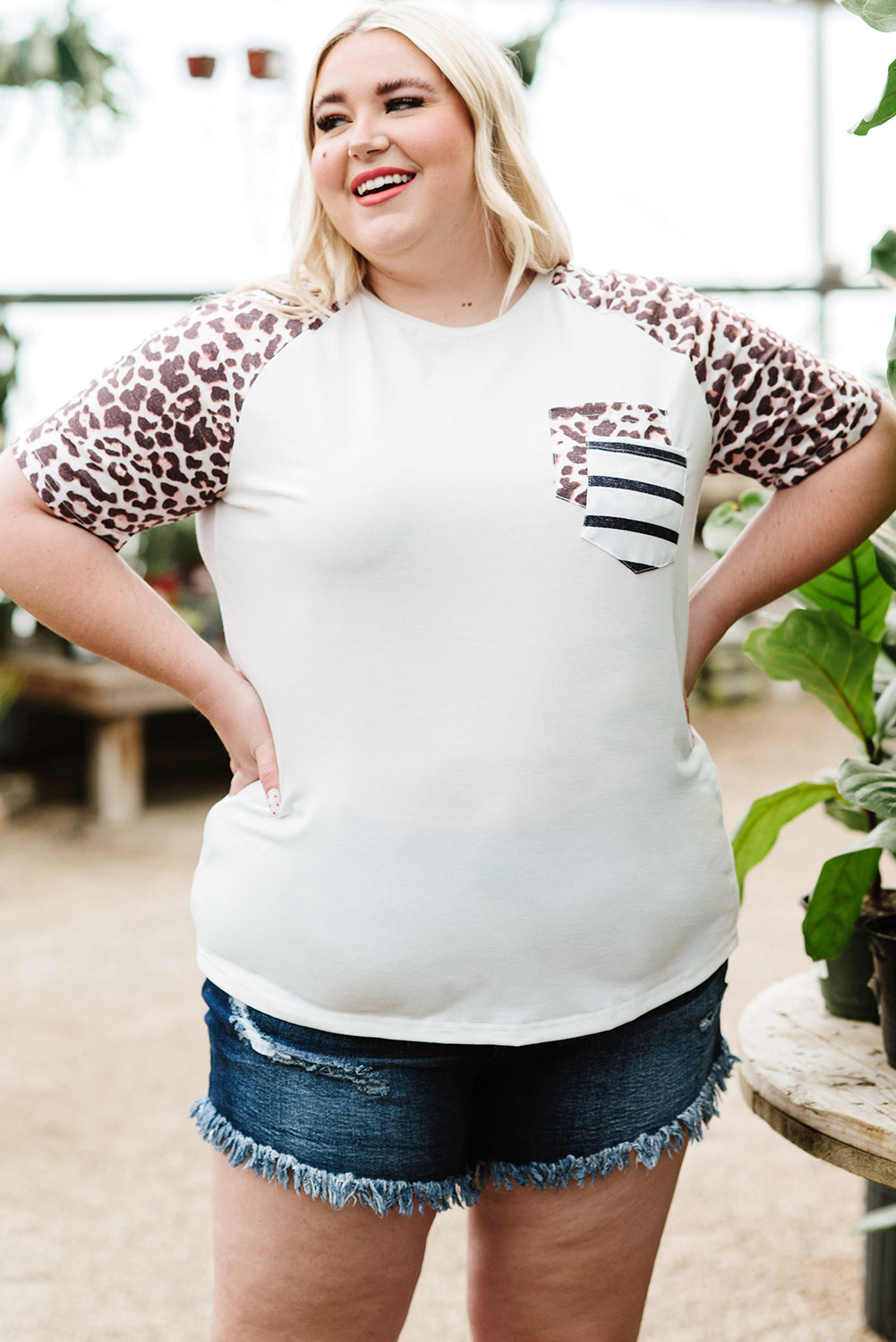 White Plus Size Double Pocket Top