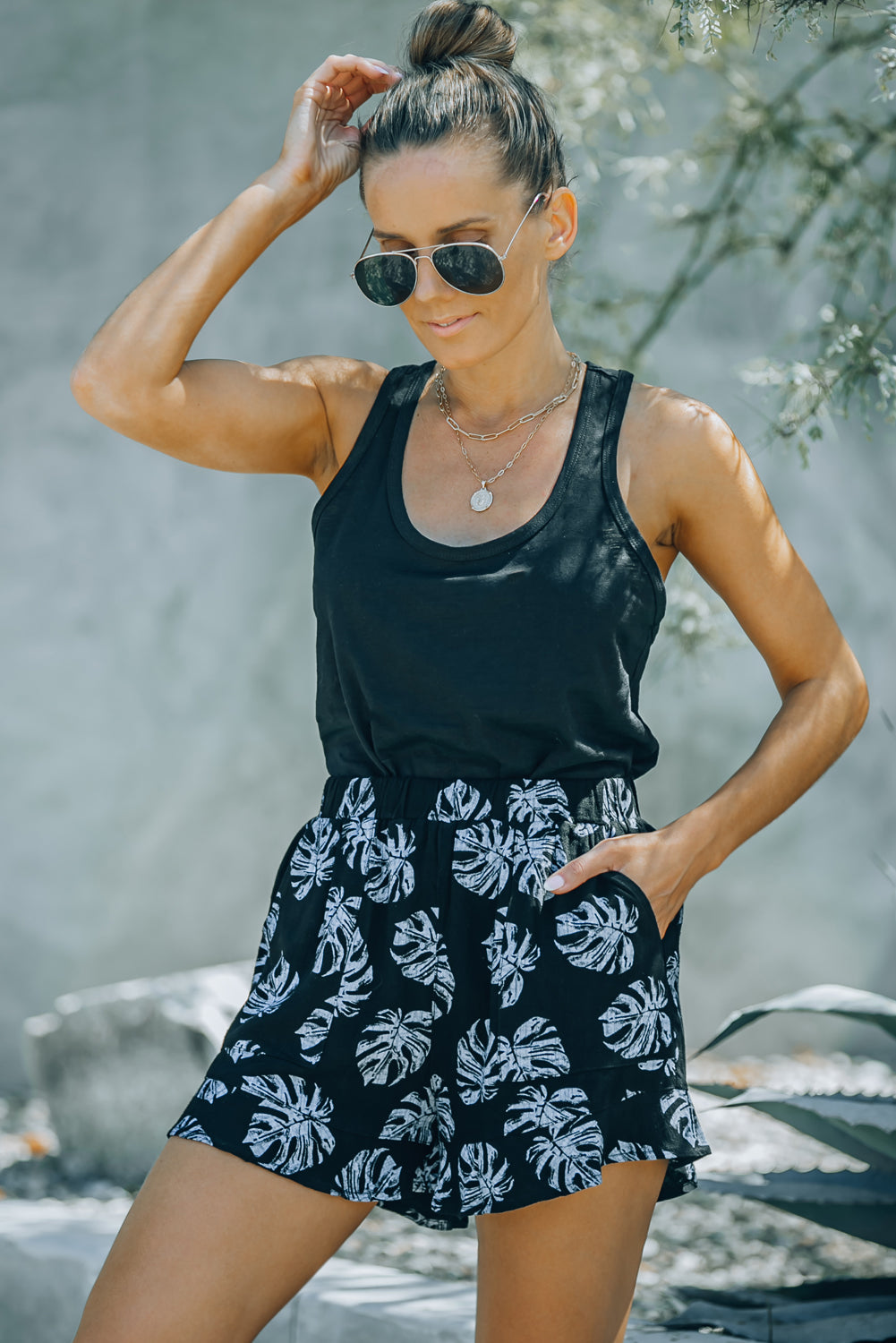 Black Palm Tree Leaves Print Elastic Waist Shorts with Pocket