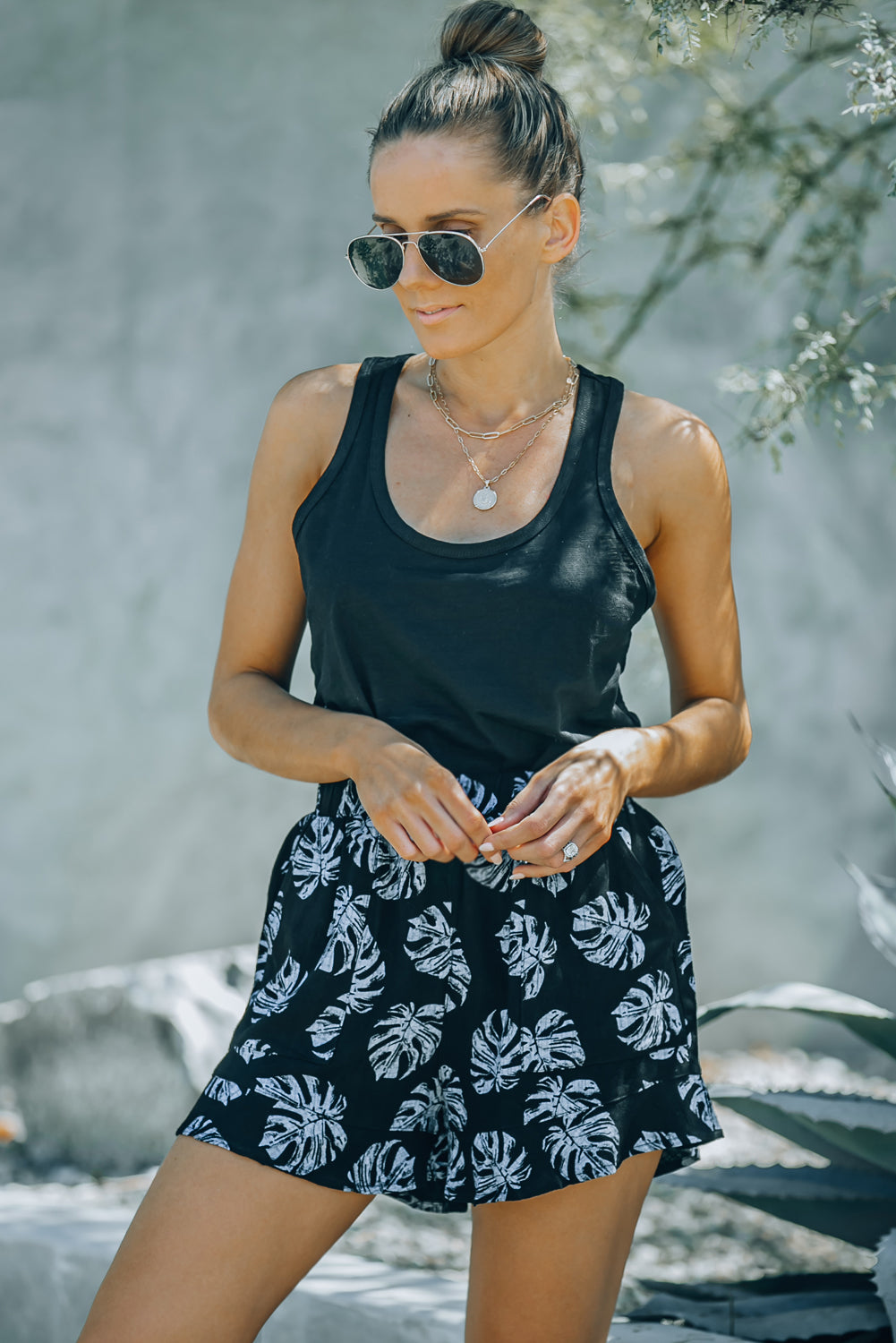 Black Palm Tree Leaves Print Elastic Waist Shorts with Pocket