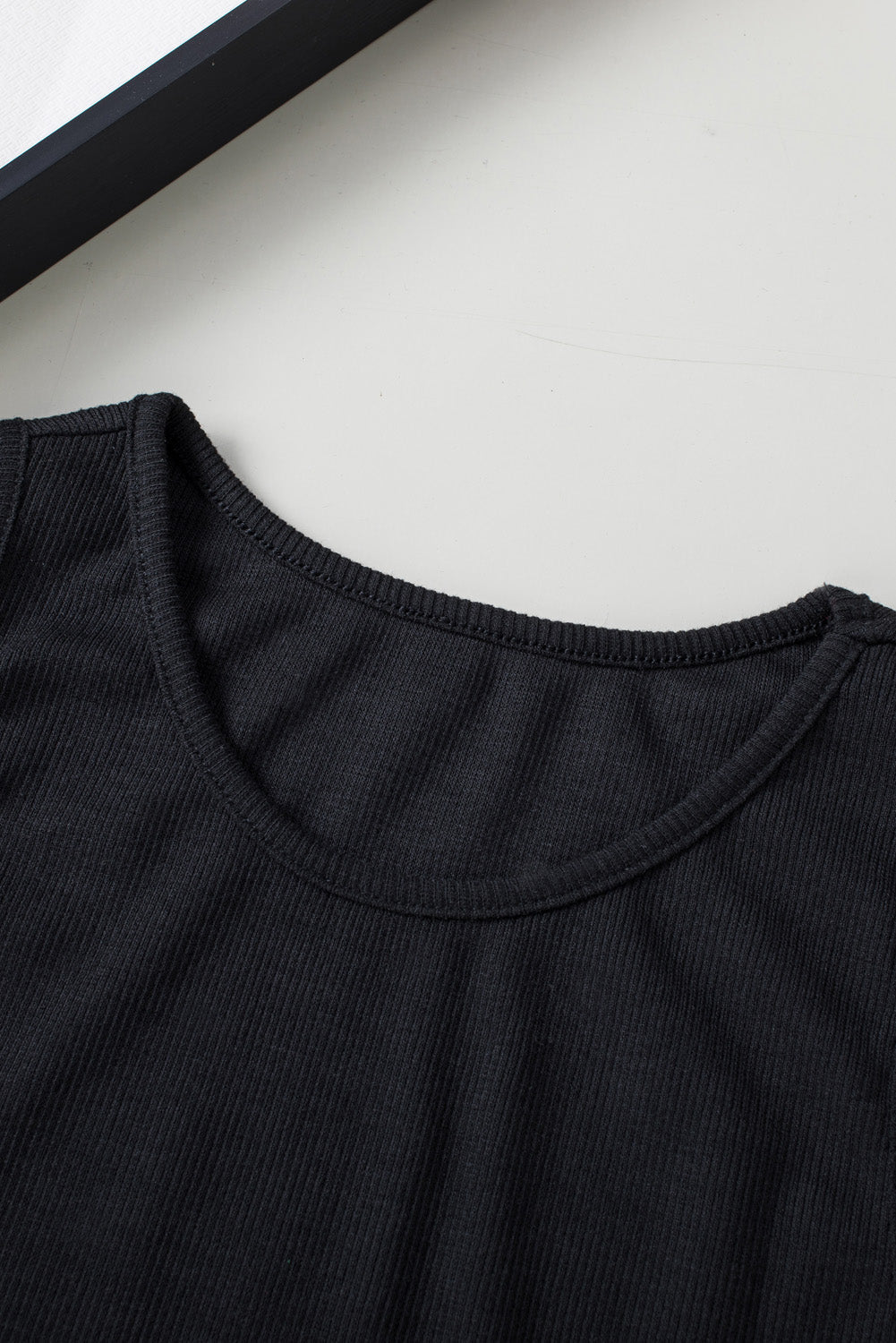 Black Seamless Sleeveless Rib Knit Crop Top