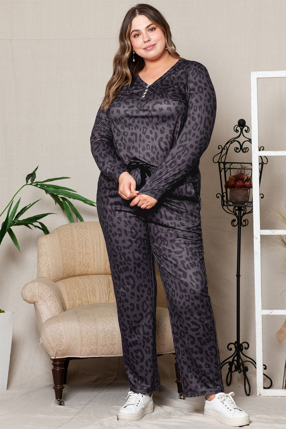 Black Plus Size Leopard Long Sleeve Henley Top Pajamas Set