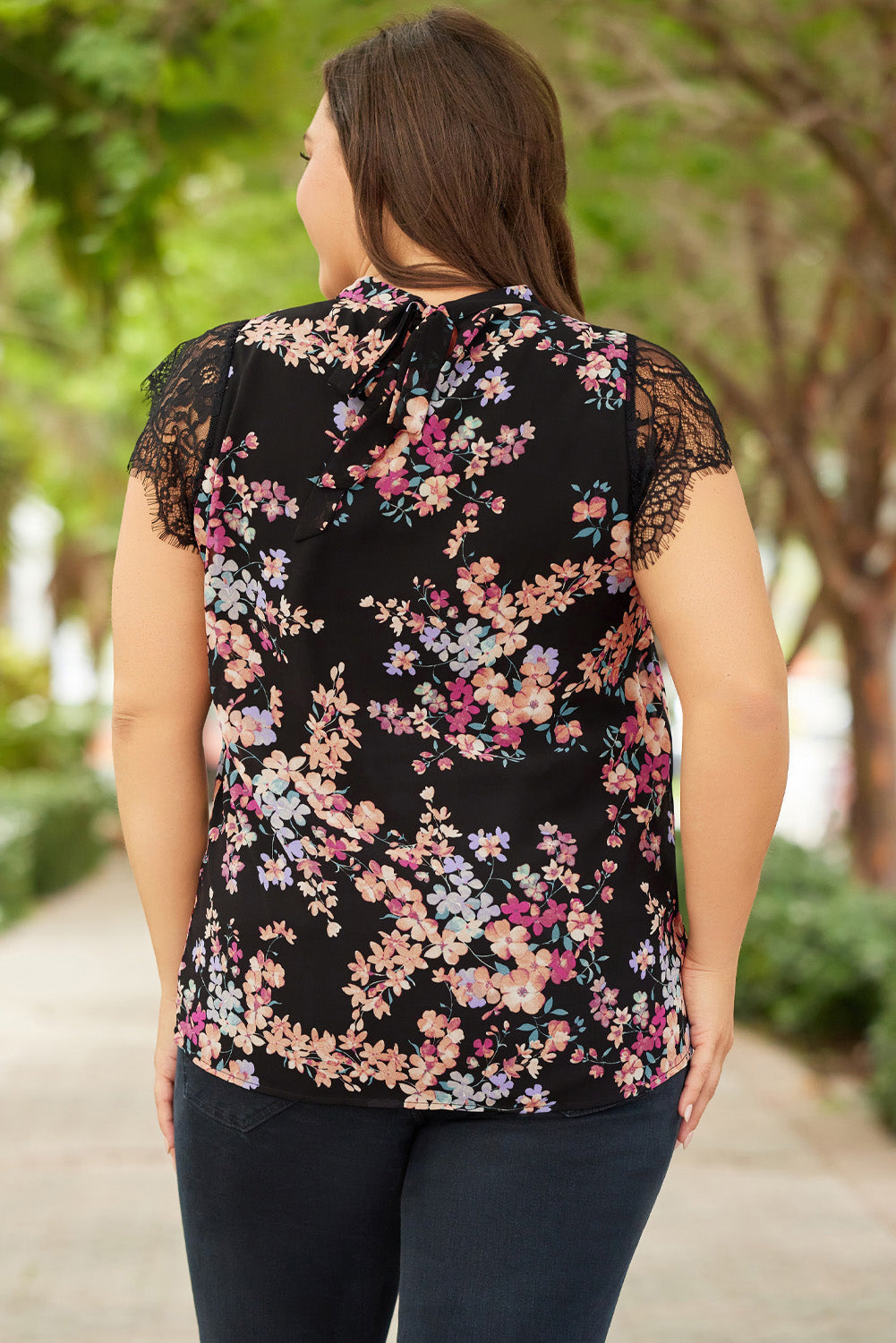 Black Plus Size Floral Print Lace Splicing Short Sleeve Blouse