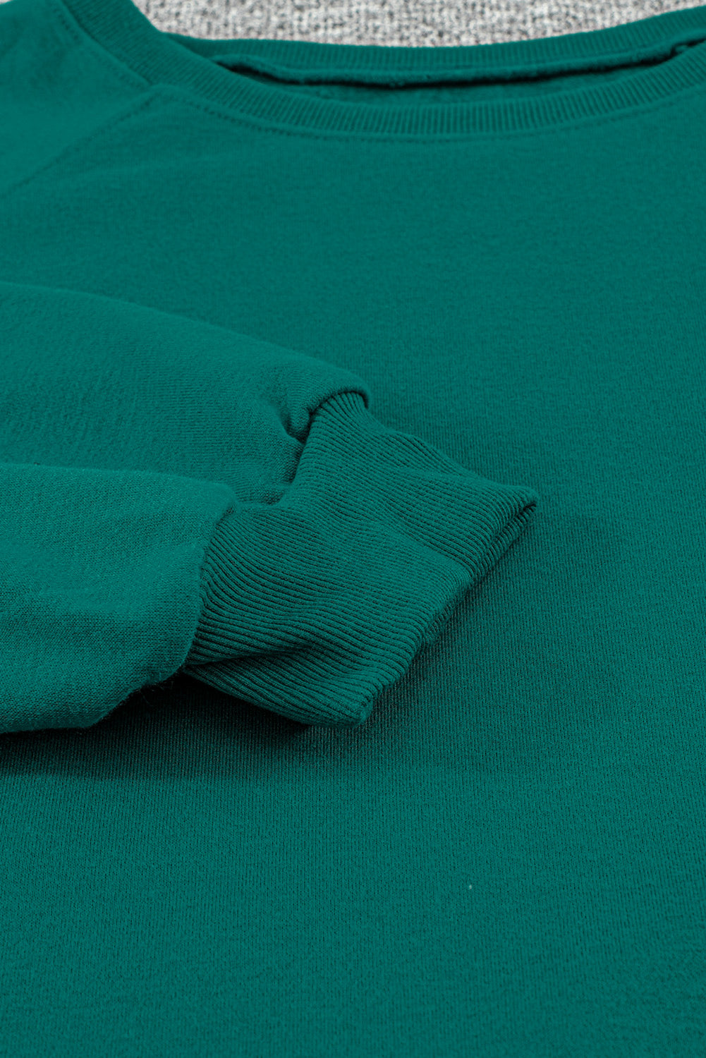 Green Raglan Patchwork Sleeve Pullover Sweatshirt