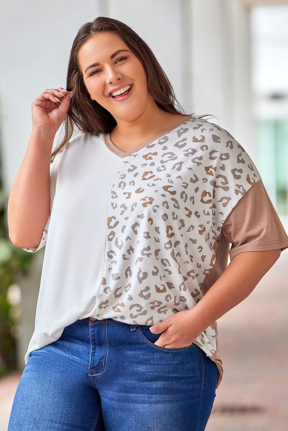 White Plus Size Leopard Patchwork Short Sleeve Top