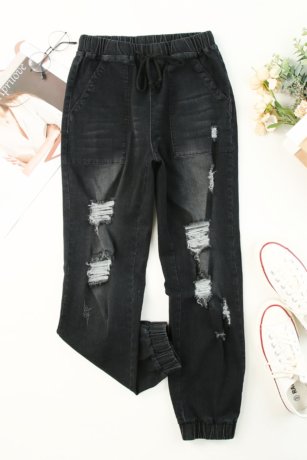 Black Pocketed Distressed Denim Jean