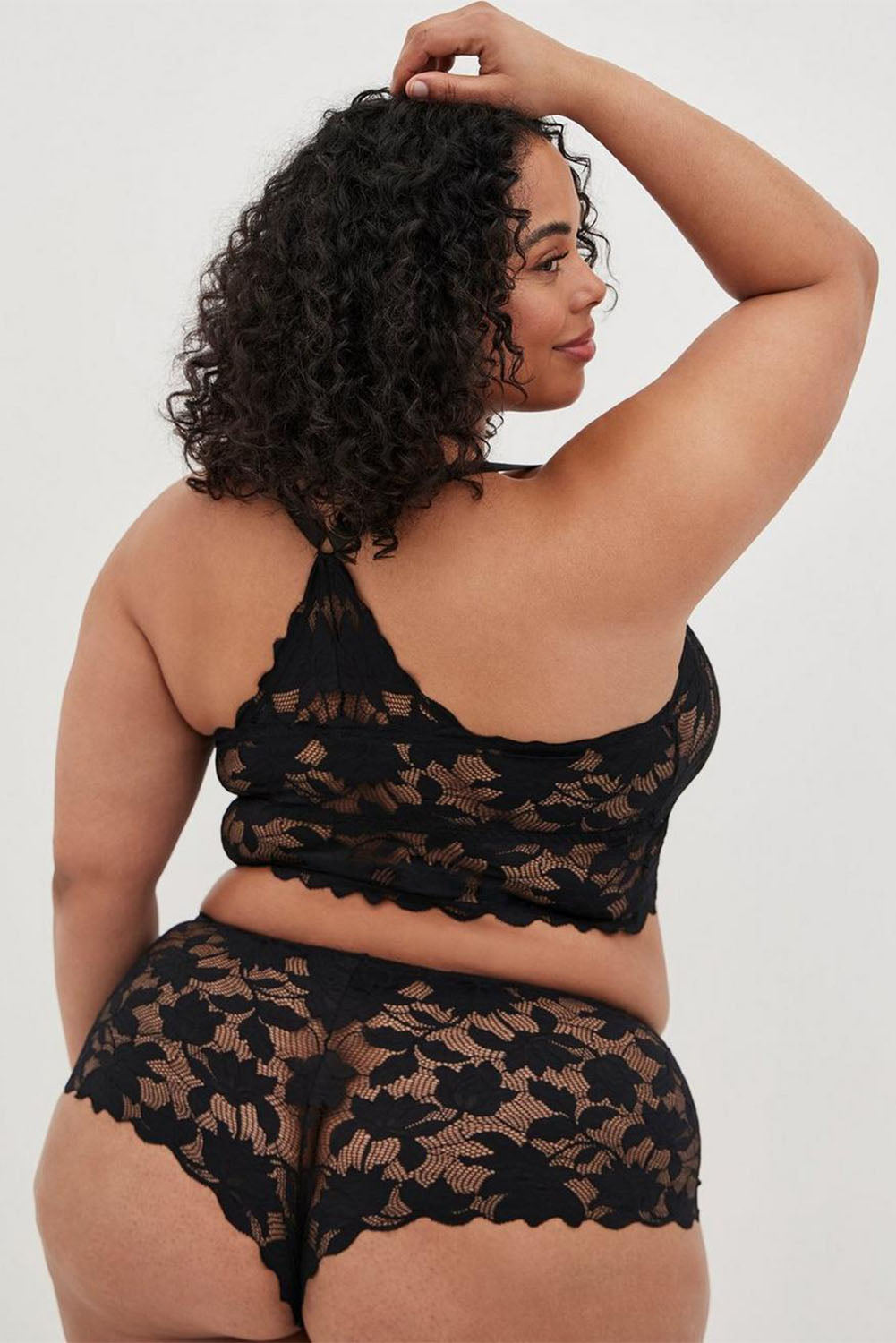 Black Plus Size Semi-sheer Lace Lingerie Set